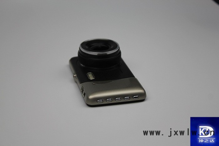 坤之達(dá)S6行車記錄儀4寸迷你機(jī) 迷你記錄儀 前后雙錄卡片式記錄儀照相機(jī)款式
