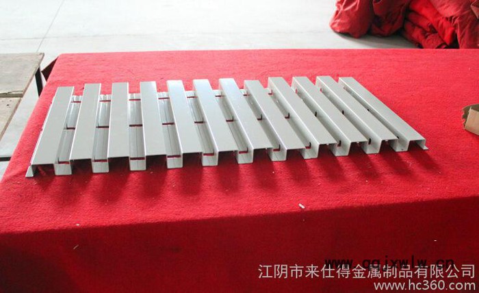 數(shù)控鈑金件、 工業(yè)控制柜殼體 、激光切割、靜電噴塑加工